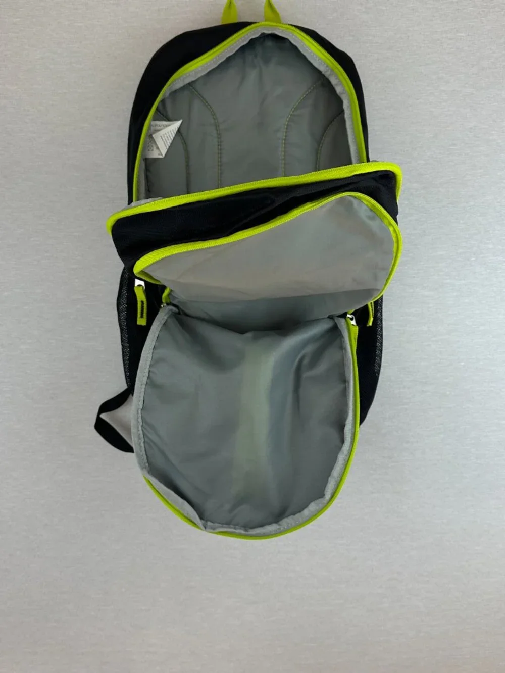 ULINE EDGE BLACK NEON GREEN 25L DAYPACK/BACKPAK ZIP POCKETS TEAR RESISTANT NEW